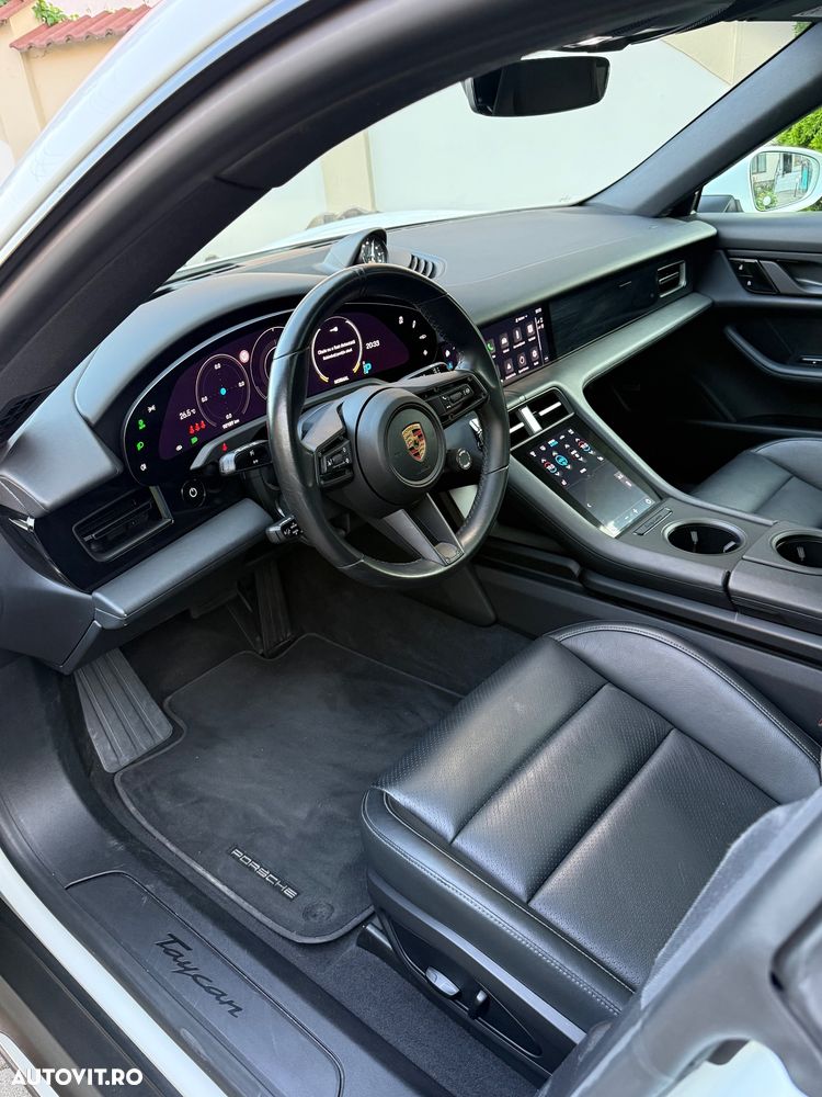 Porsche Taycan - 4