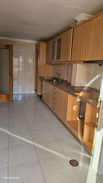 Arrenda-se T3 no Souto - Grande imagem: 3/12