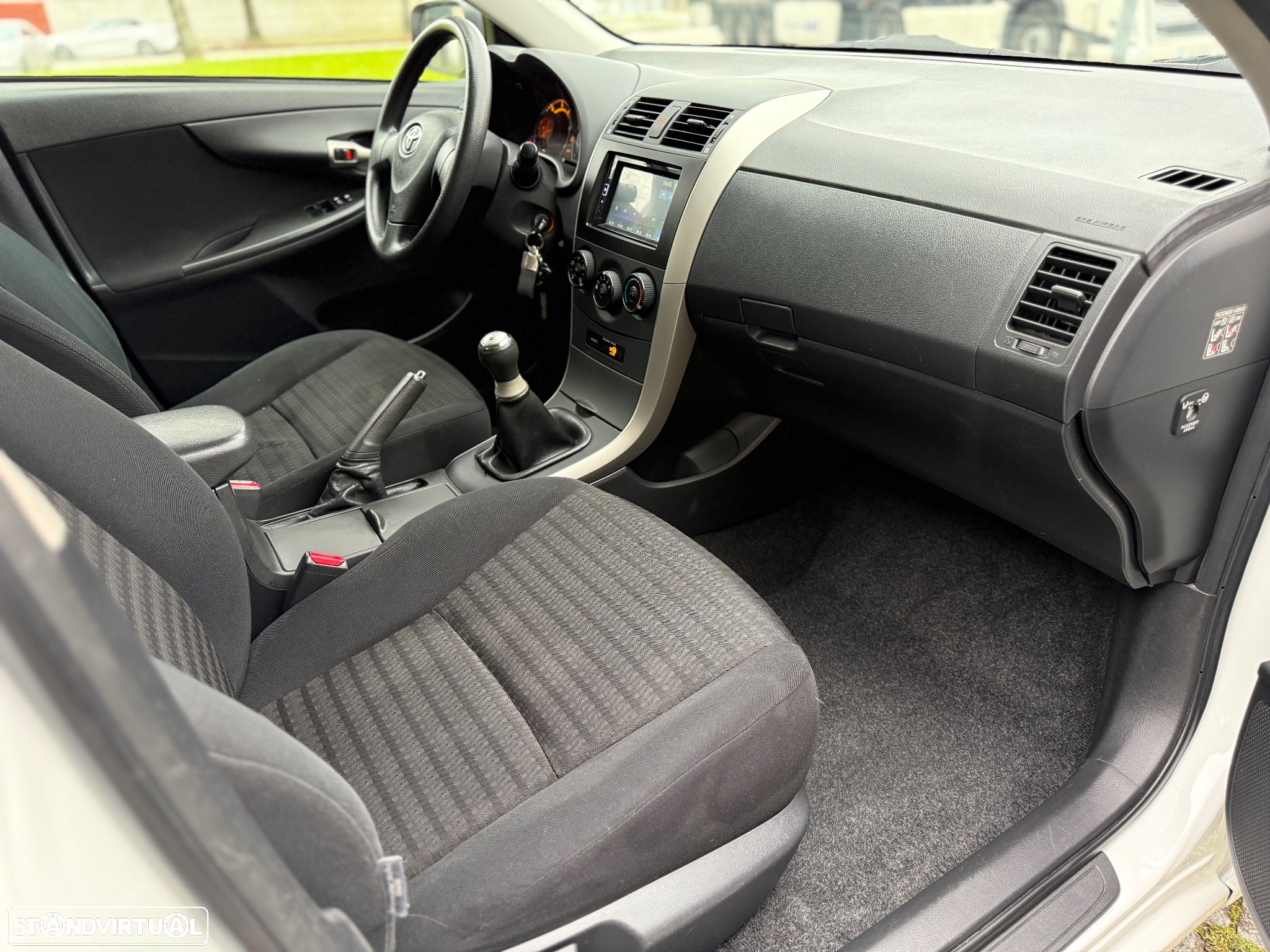 Toyota Corolla 1.4 D-4D Premium Plus - 6