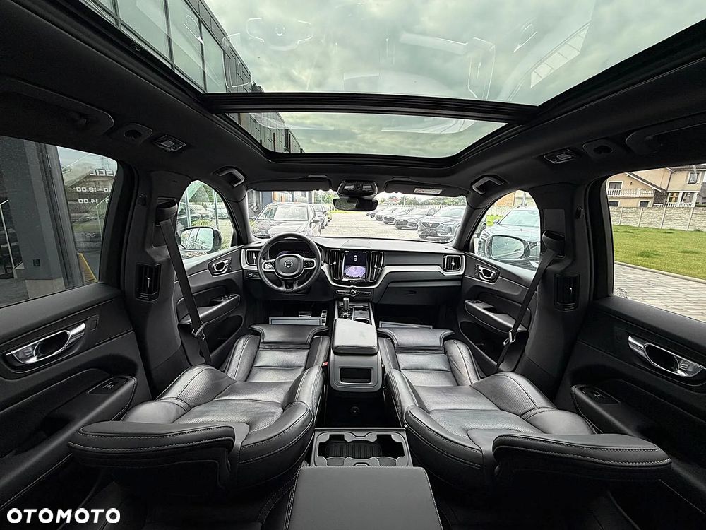 Volvo XC 60 T6 AWD Recharge Plus Black Edition - 14