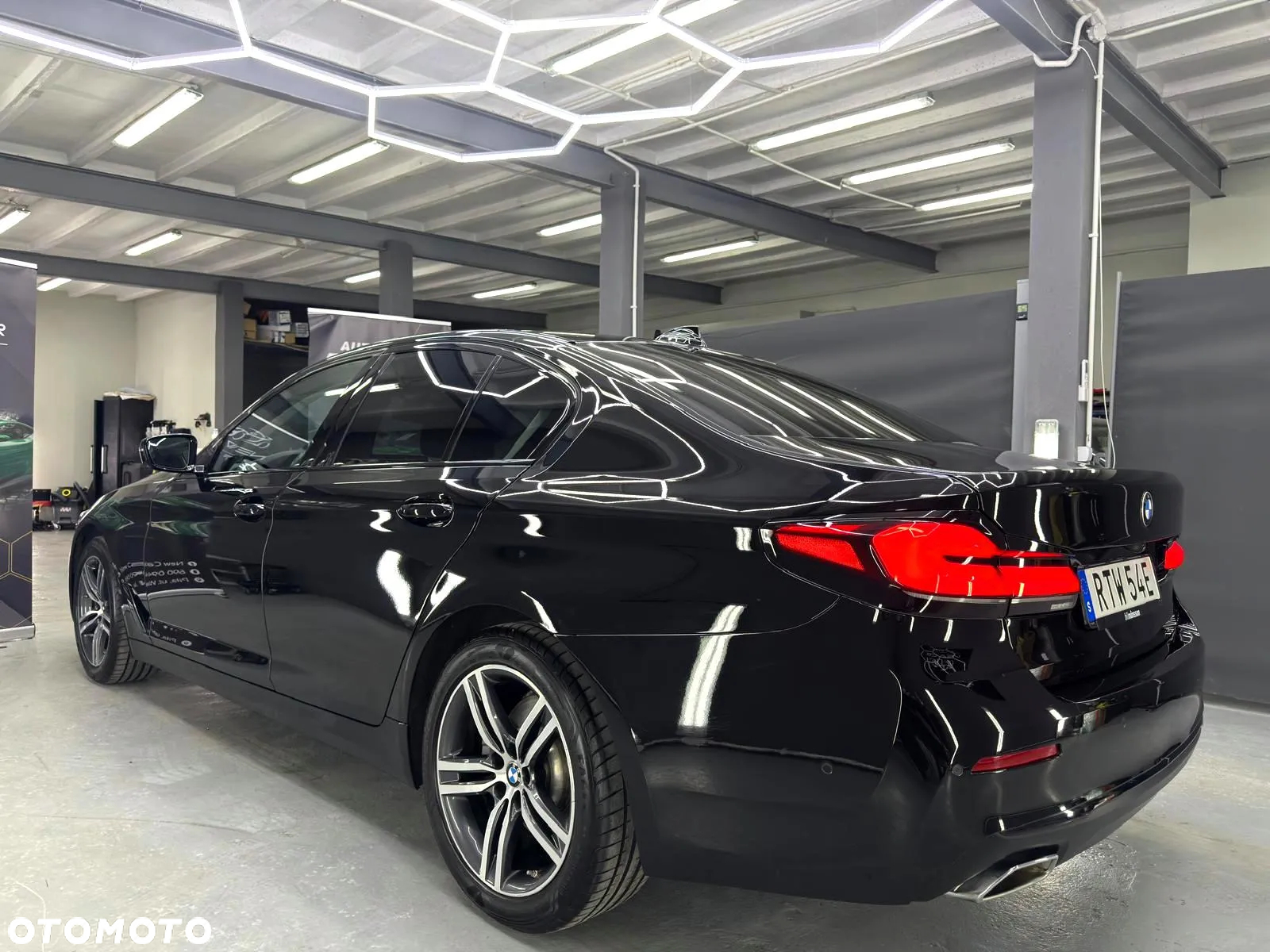 BMW Seria 5 520d Luxury Line sport - 9