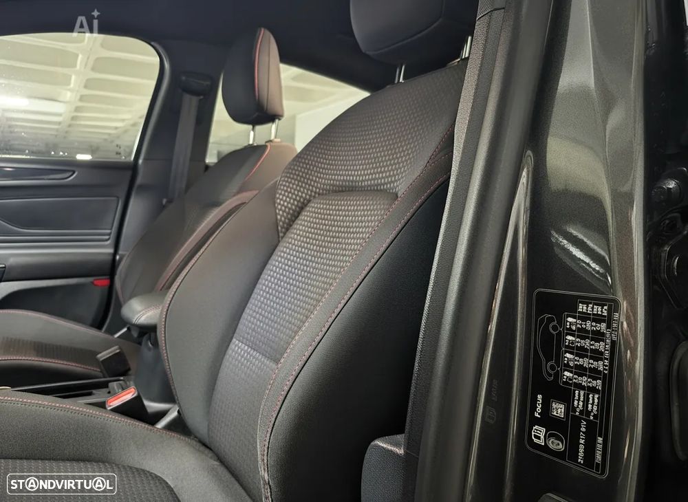 Ford Focus 1.0 EcoBoost Hybrid ST-LINE DESIGN - 15