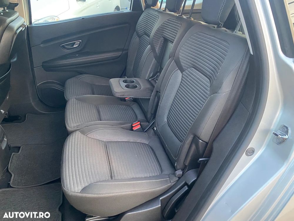 Renault Grand Scenic - 13