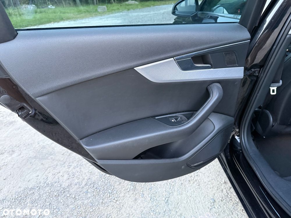 Audi A4 Avant 2.0 TDI ultra S tronic sport - 16