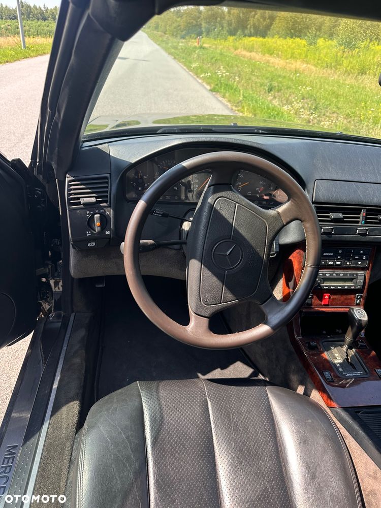 Mercedes-Benz SL - 25