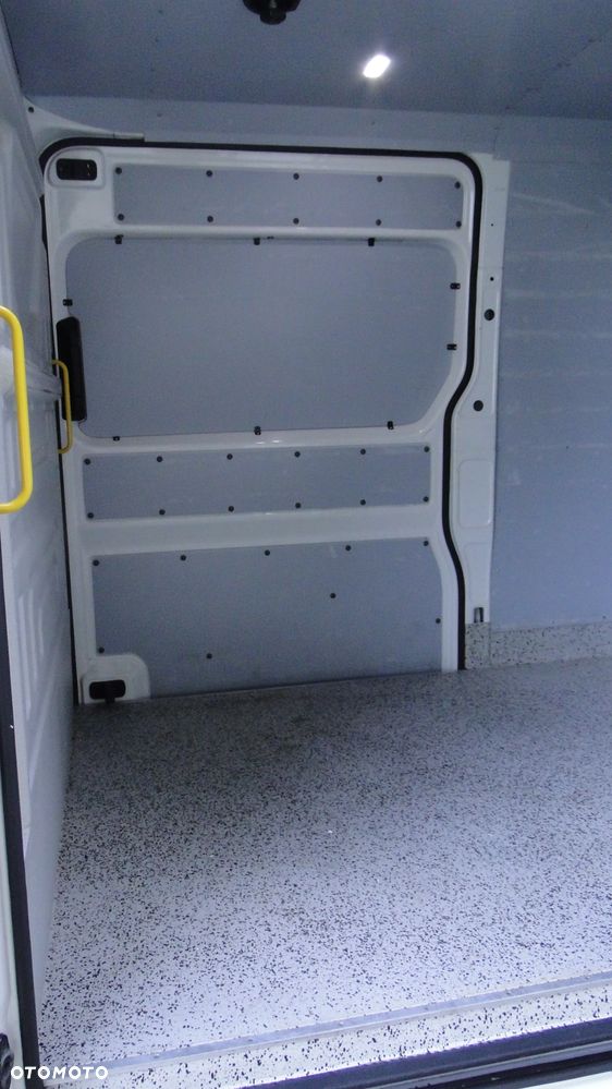 Volkswagen Crafter - 11