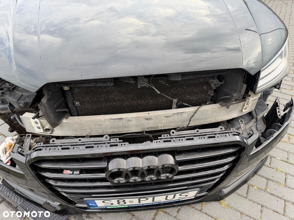 Audi S8 - 15