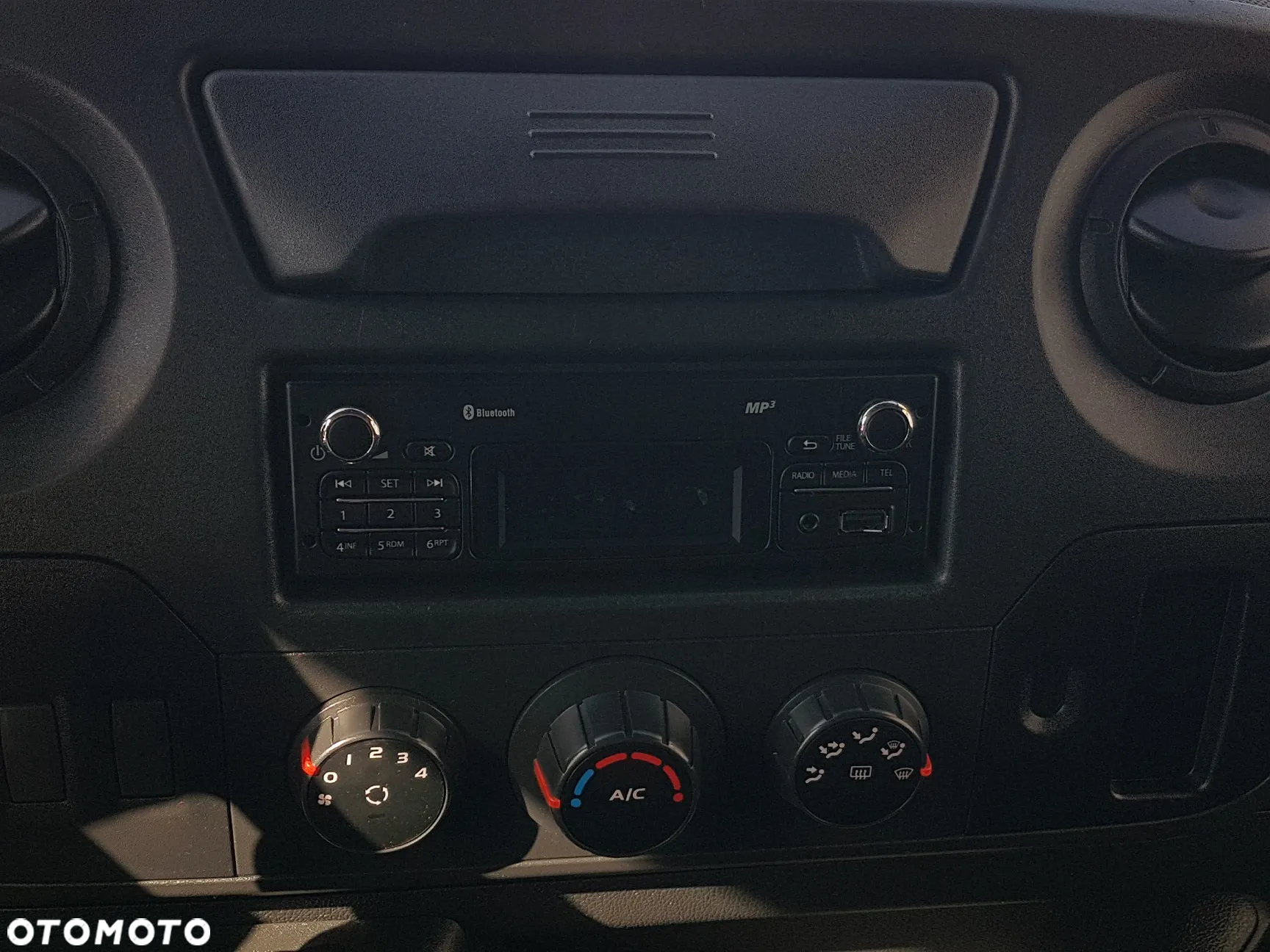 Renault MASTER KONTENER 8EP 4,21x2,23x2,22 KLIMA KRAJOWY MANUAL 6-BIEGÓW - 30