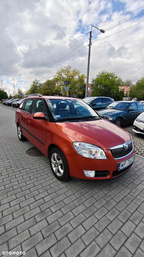 Skoda Fabia 2009 photo 2
