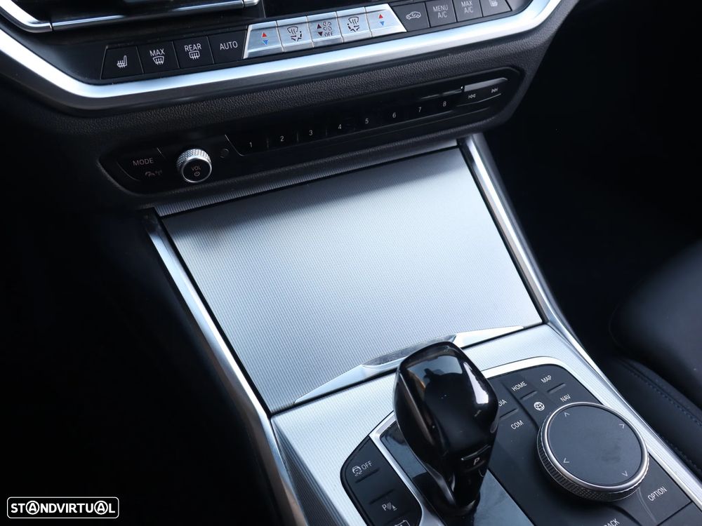 BMW 330 e Aut. M Sport - 41