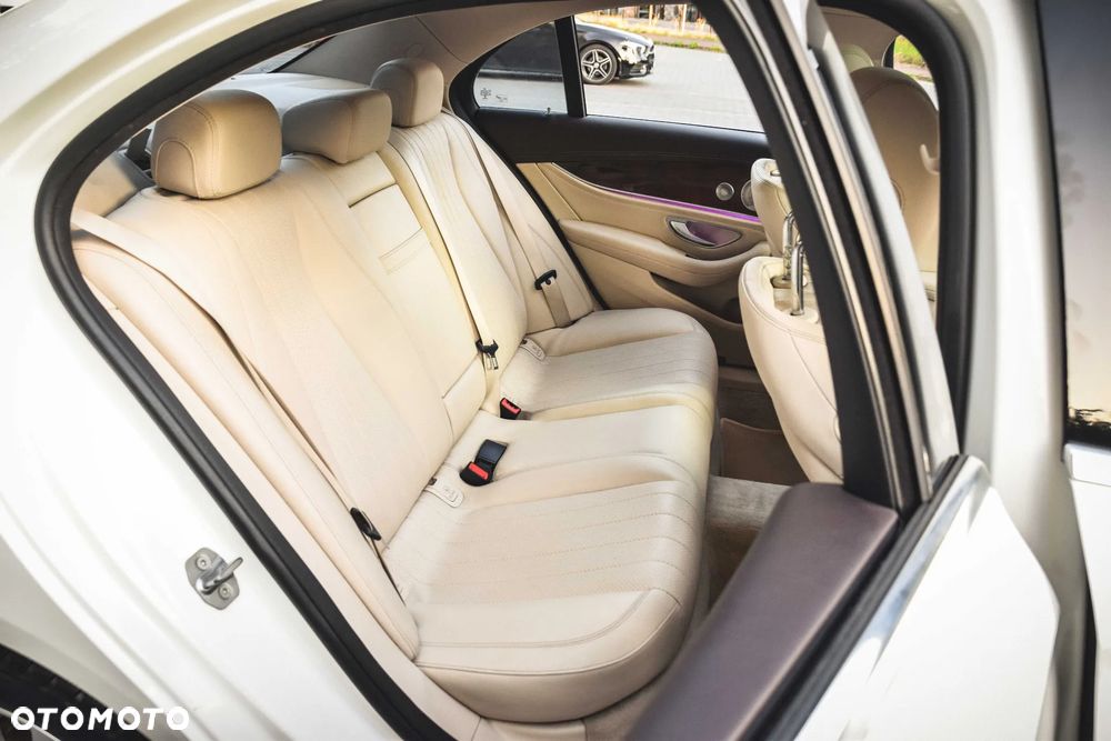 Mercedes-Benz Klasa E 300 9G-TRONIC Avantgarde - 27