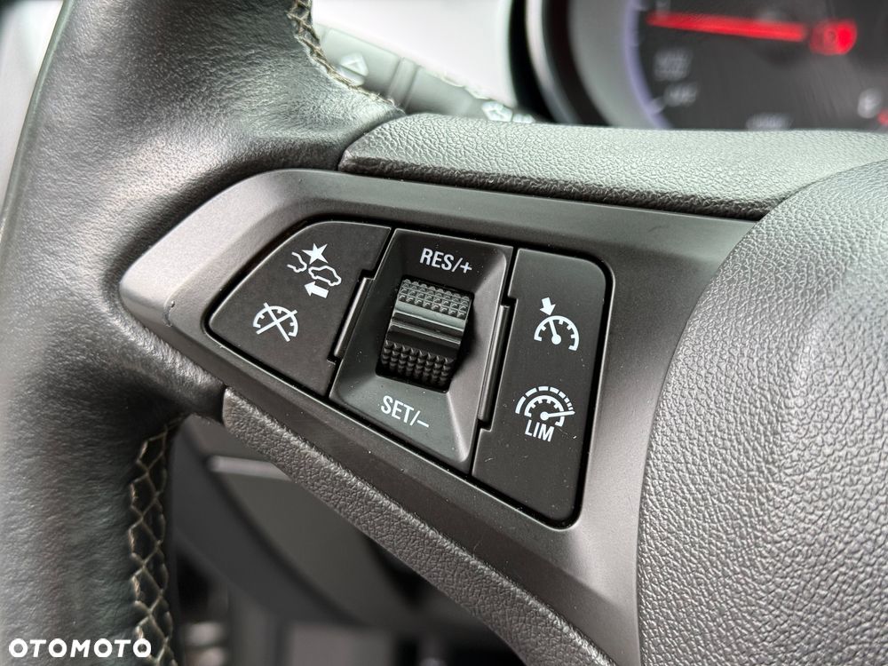 Opel Astra 1.4 Turbo Innovation - 17