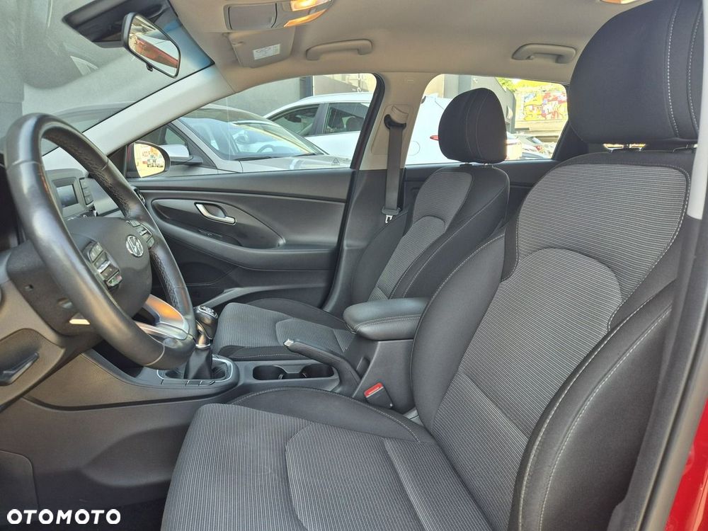 Hyundai i30 1.6 D Classic + - 11