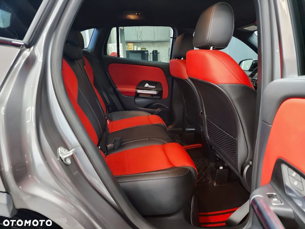 Mercedes-Benz GLA 250 8G-DCT AMG Line - 11