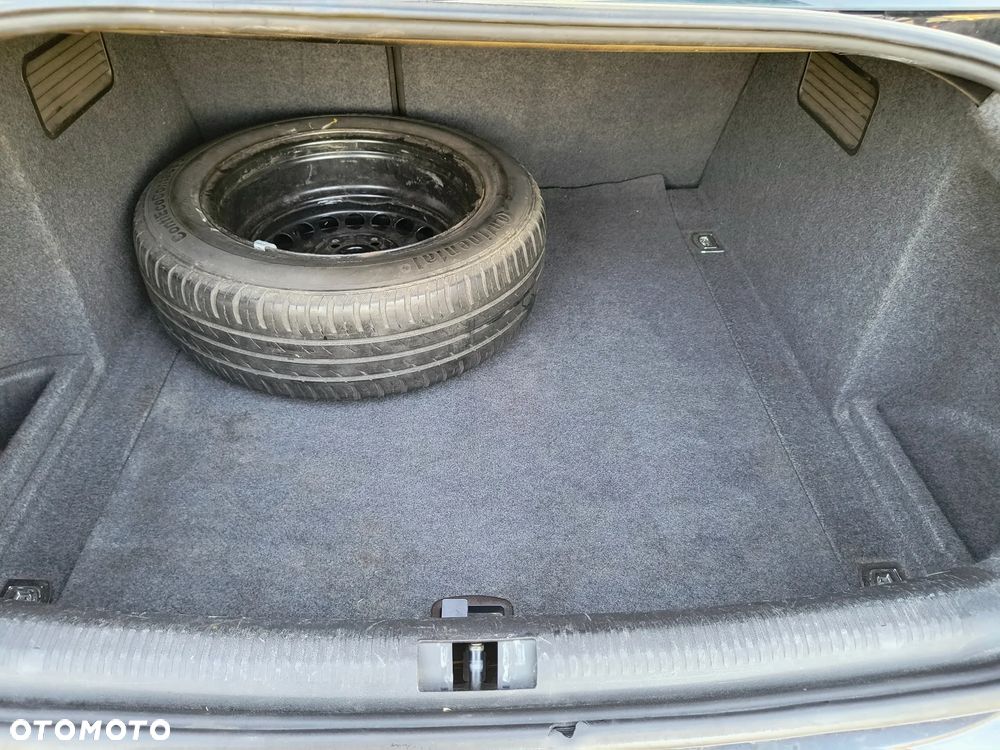 Audi A4 Limousine - 11