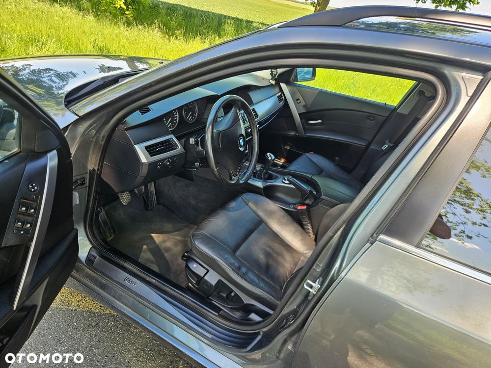BMW Seria 5 523i - 8