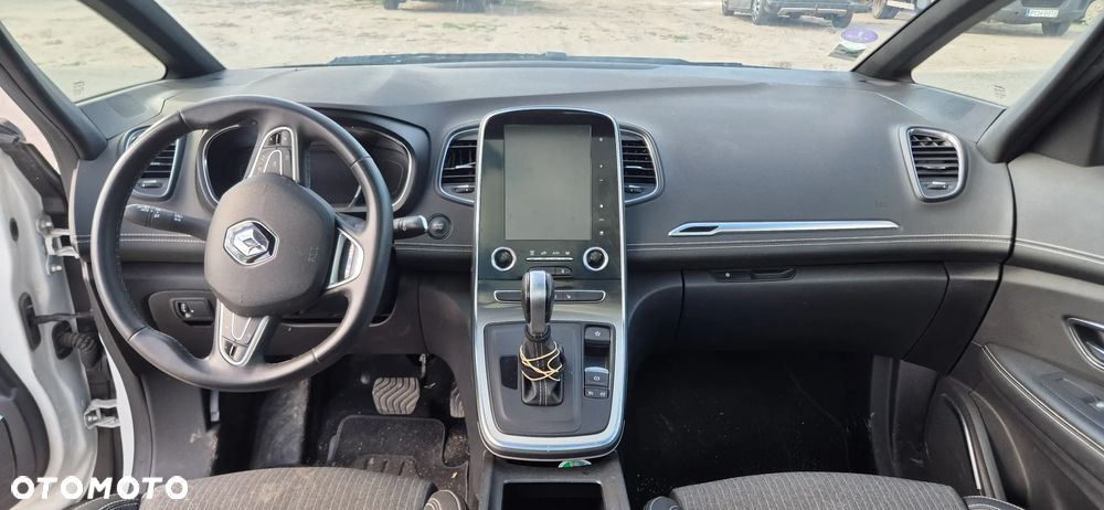 Renault Grand Scenic - 27