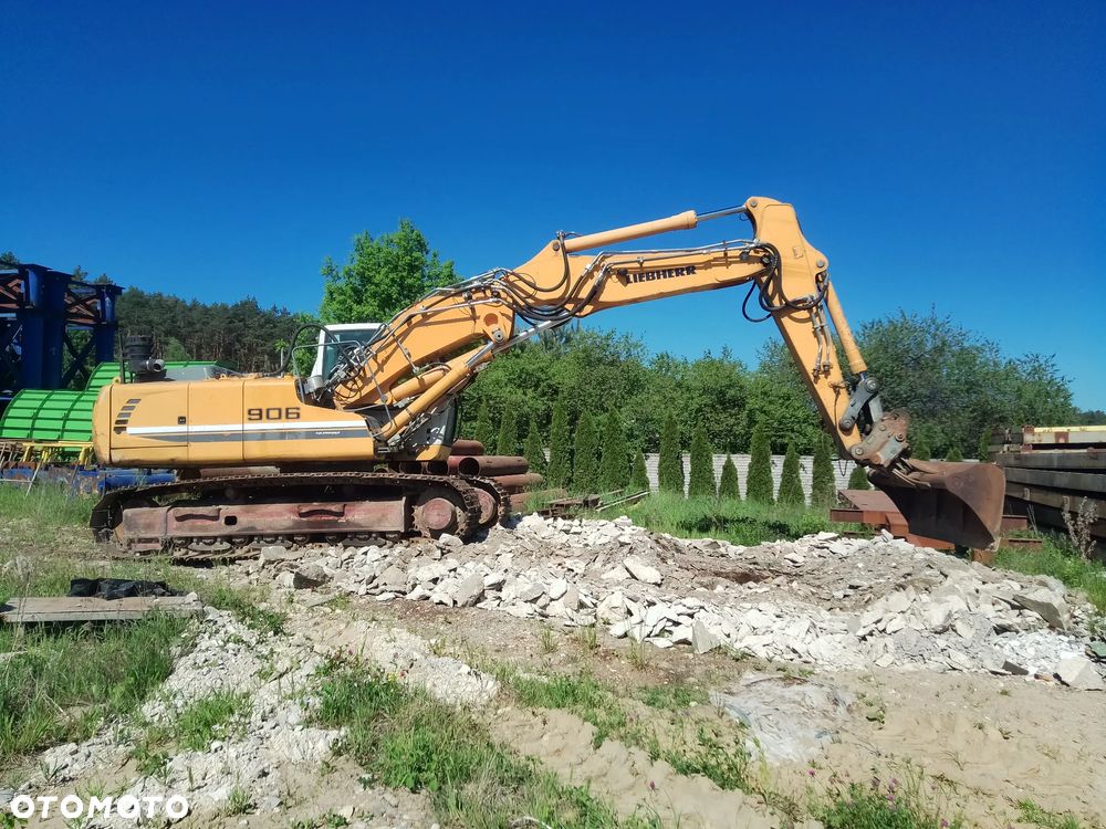 Liebherr R906LC - 3