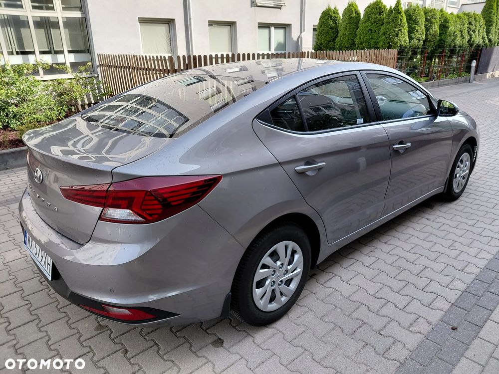 Hyundai Elantra 1.6 Classic Plus - 5