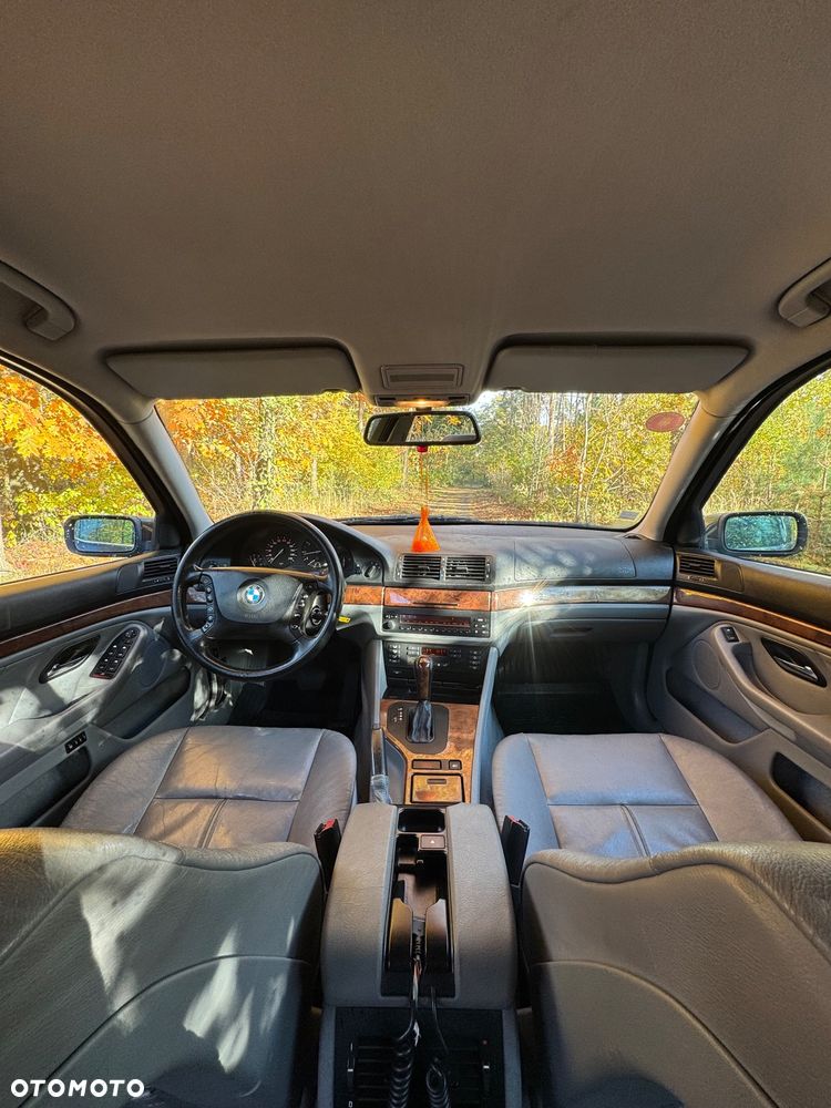BMW Seria 5 525d - 14