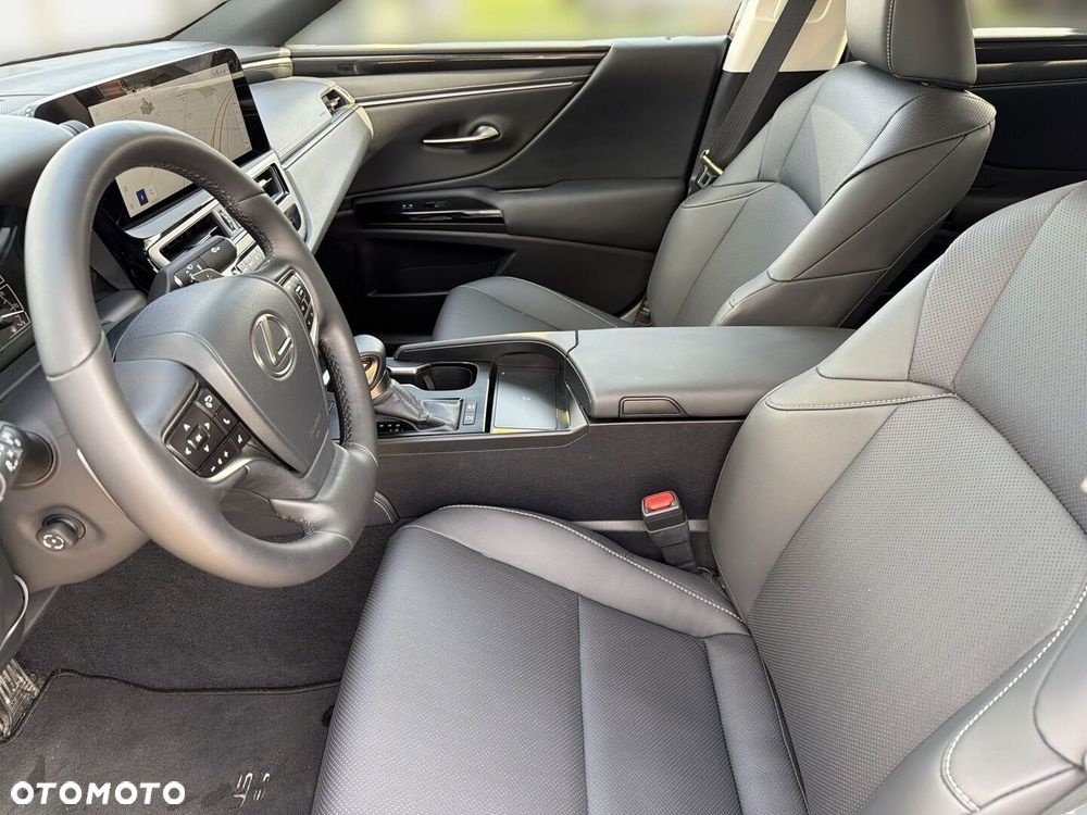 Lexus ES 300h Business Edition - 16