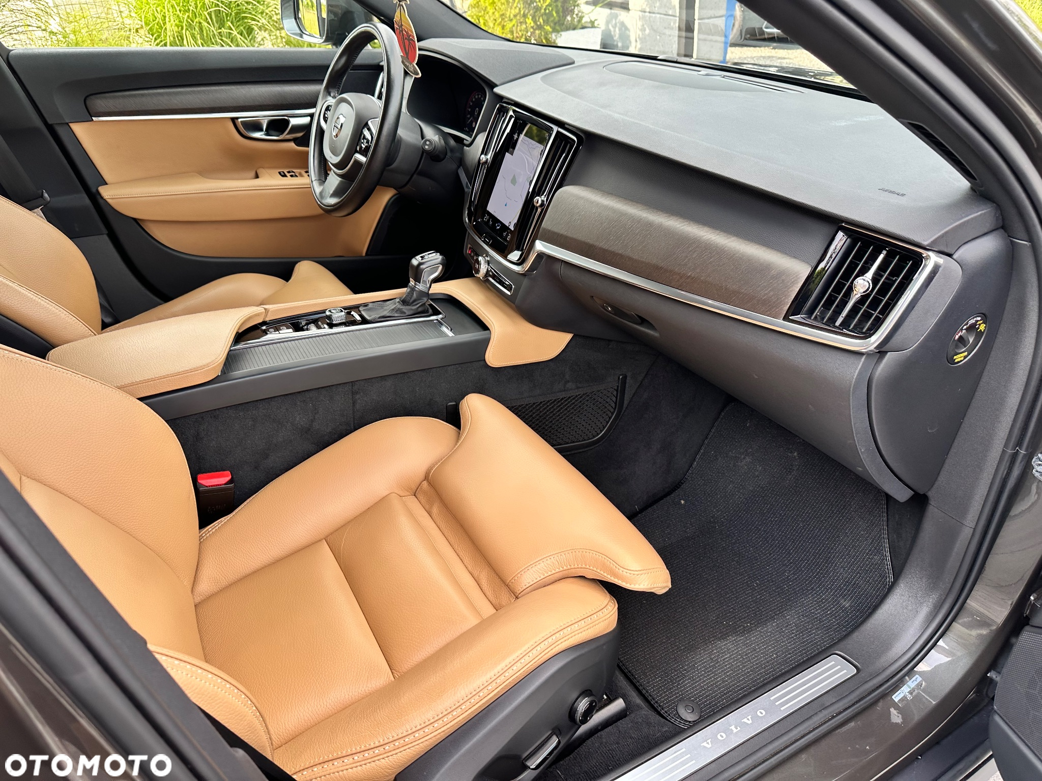 Volvo V90 Cross Country D4 AWD - 36