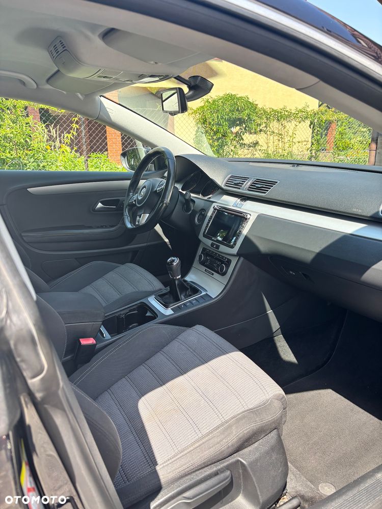 Volkswagen Passat 2.0 TDI Highline R-Style - 10