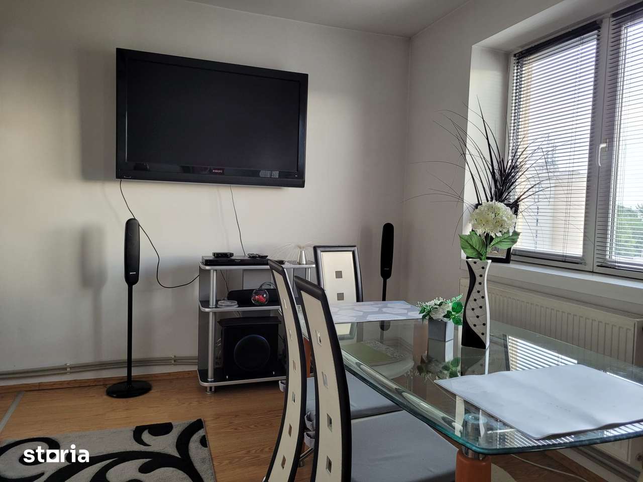 Apartament 3 camere, ultracentral Caracal, 85 mp, parcare acoperită — fotografia 1