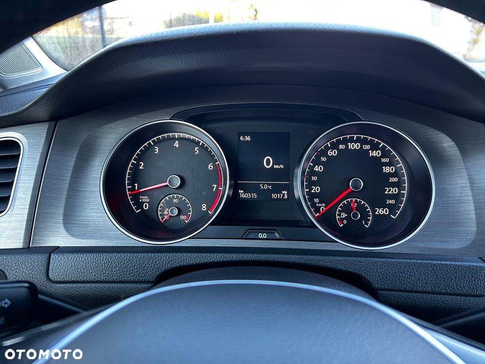 Volkswagen Golf 1.4 TSI BMT Comfortline - 28