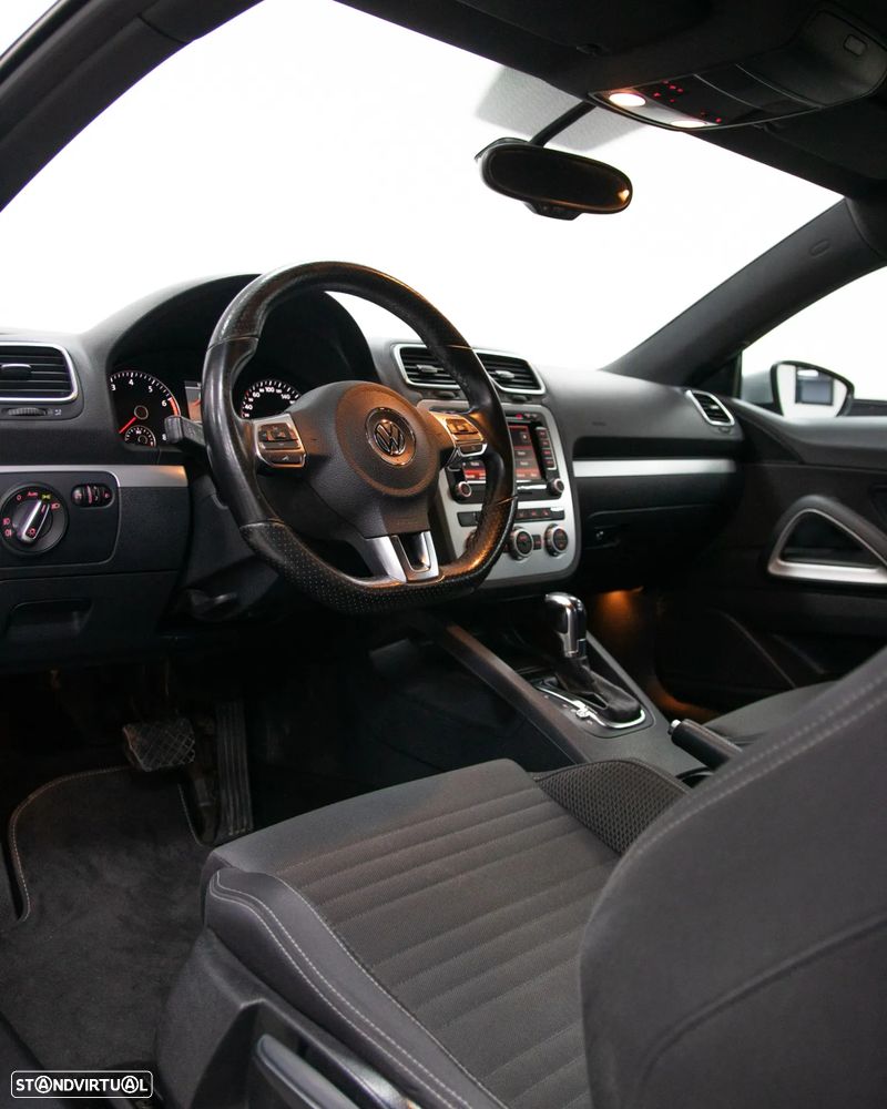 VW Scirocco 2.0 TSI DSG - 32