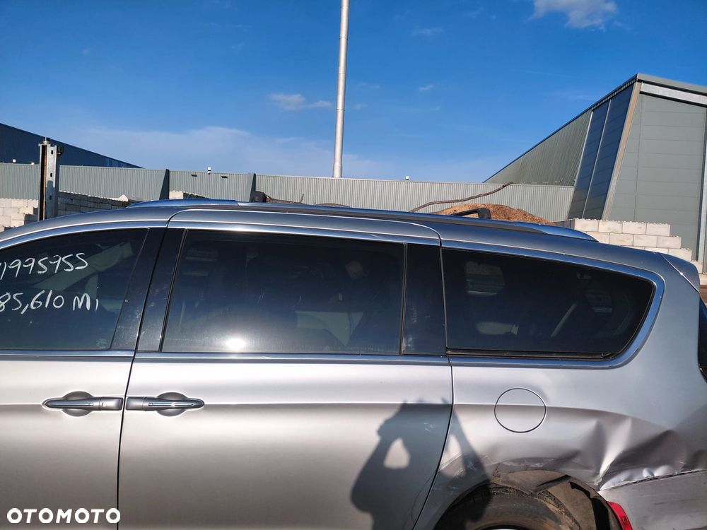 Chrysler Pacifica - 39