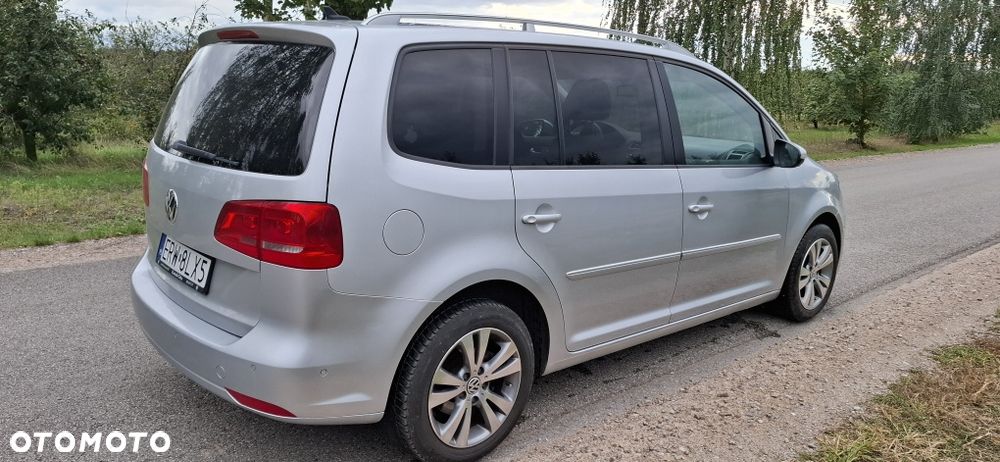 Volkswagen Touran - 4