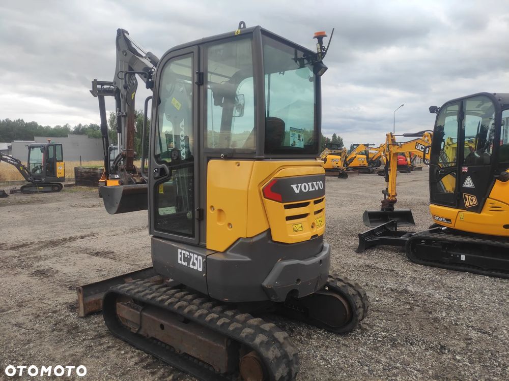Volvo ECR 25 D  Kubota CAT Yanmar Takeuchi Neuson Wacer - 17