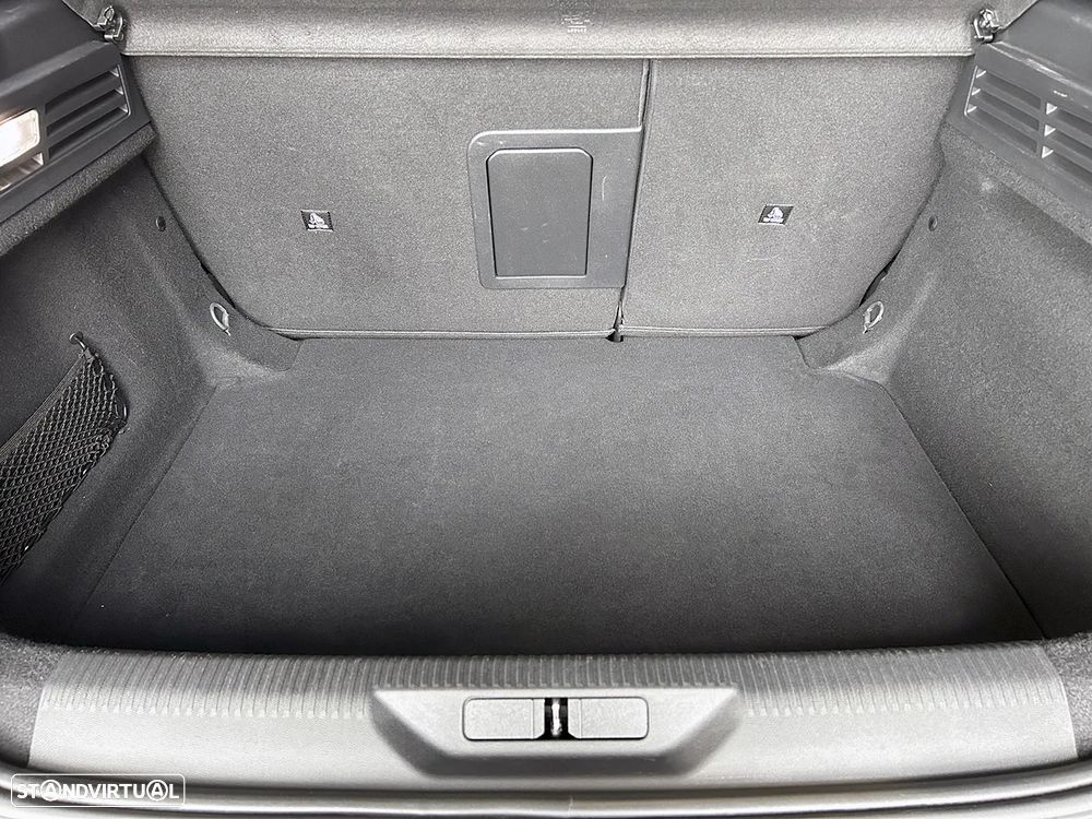 Peugeot 308 1.2 PureTech Allure Pack - 42