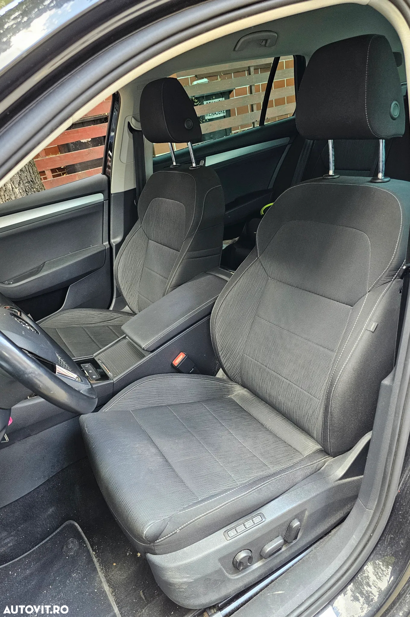 Skoda Superb Combi 2.0 TDI DSG Ambition - 11