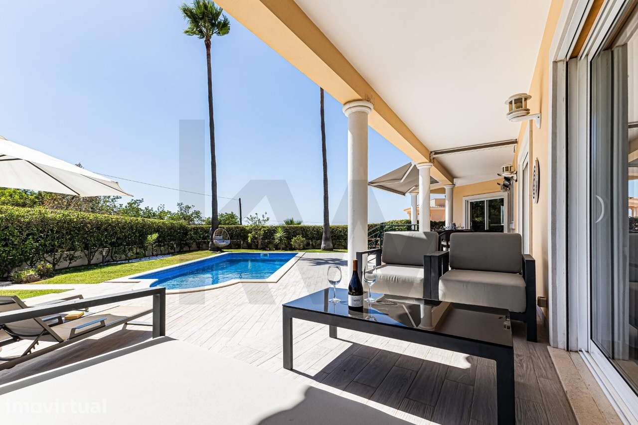 Moradia T5 isolada com Piscina, Garagem e Amplos Salões no Algarve - Grande imagem: 2/60