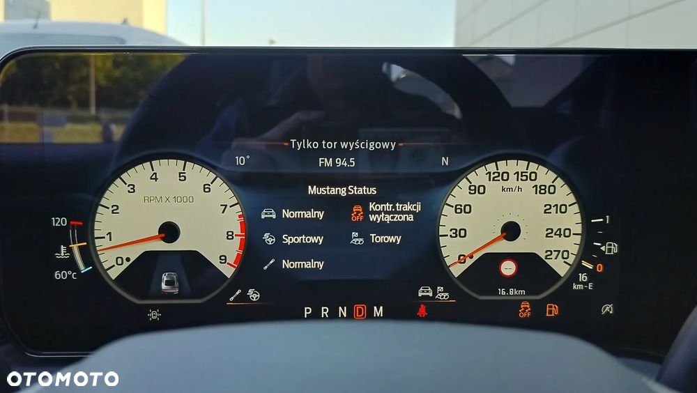 Ford Mustang - 25