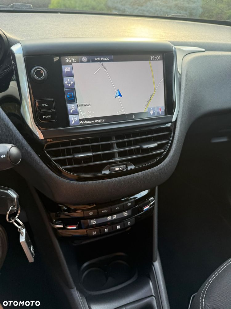 Peugeot 208 1.6 BlueHDi Active S&S - 10