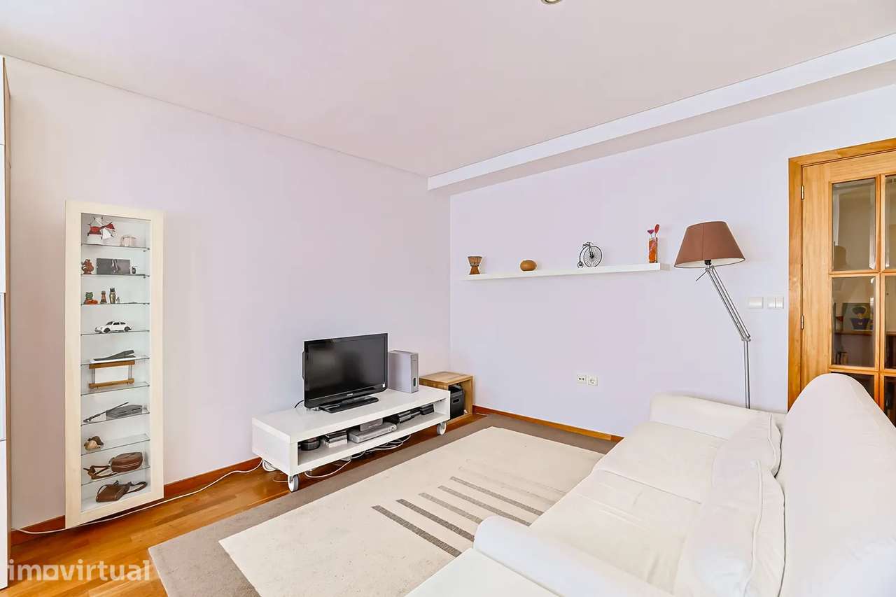 Apartamento T3 no Centro de Barcelos com Excelente Exposição Solar - Grande imagem: 4/30