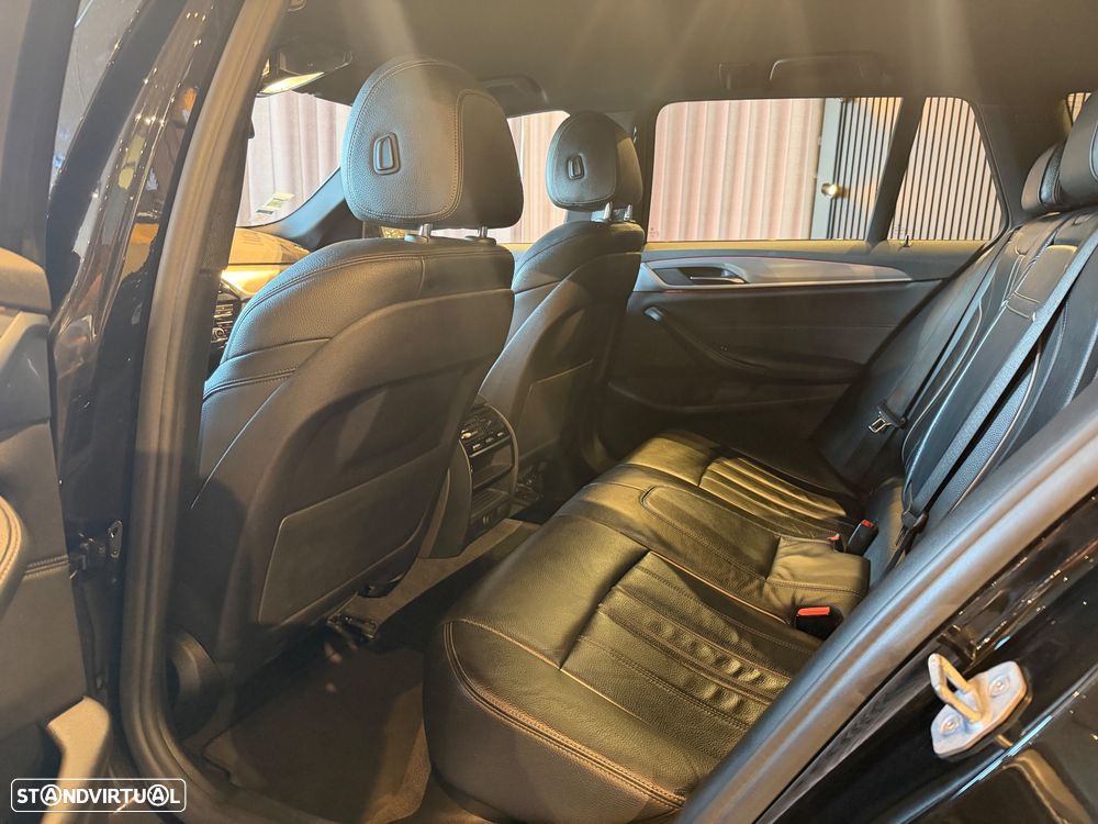 BMW 520 d Pack Desportivo M Auto - 25