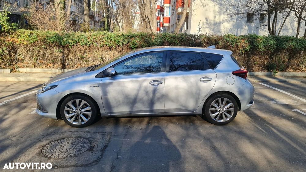 Toyota Auris ver-1-8-l-vvt--i-hsd-sol-plus - 4