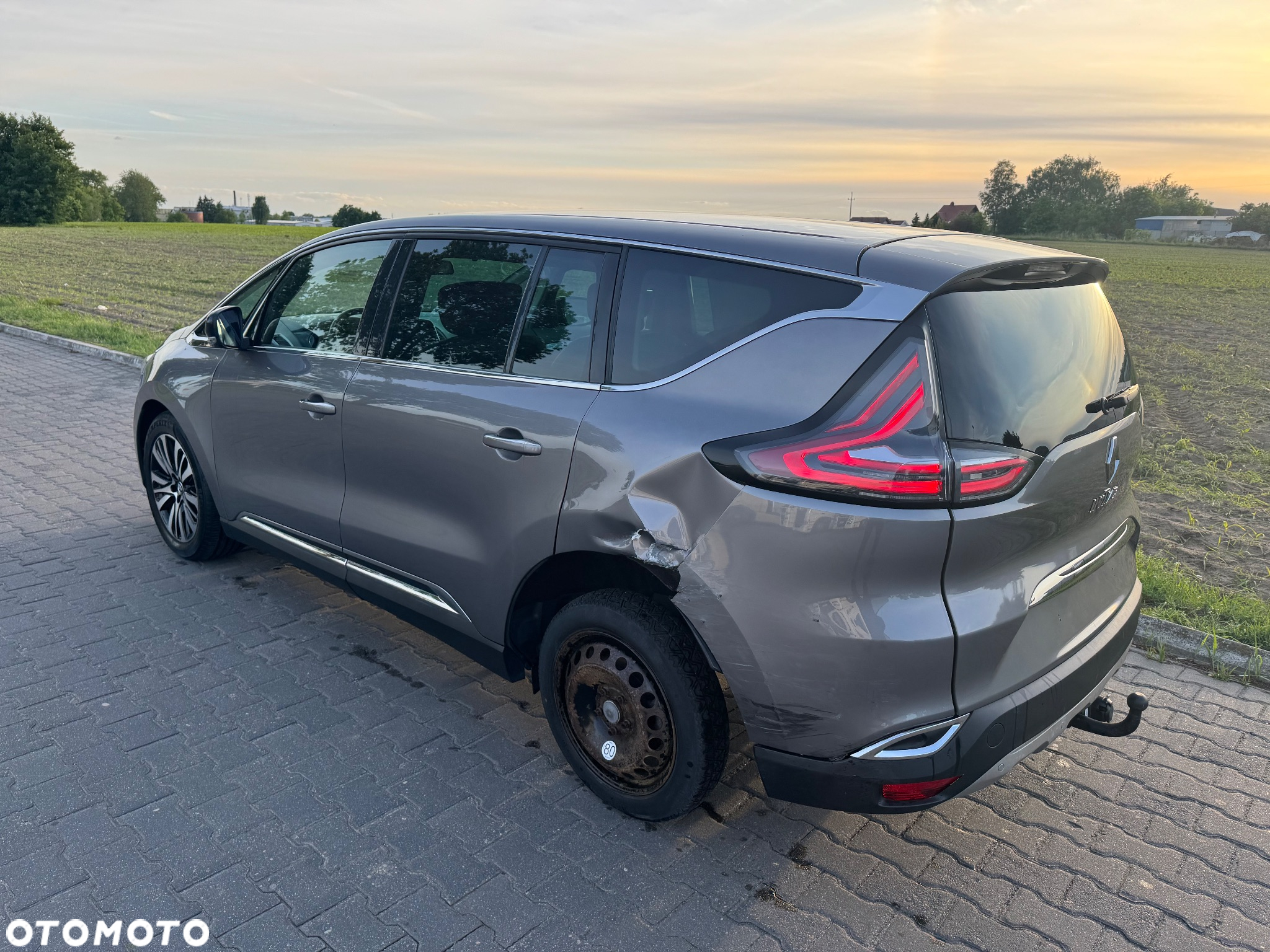 Renault Espace 1.6 dCi Energy Initiale Paris EDC - 10