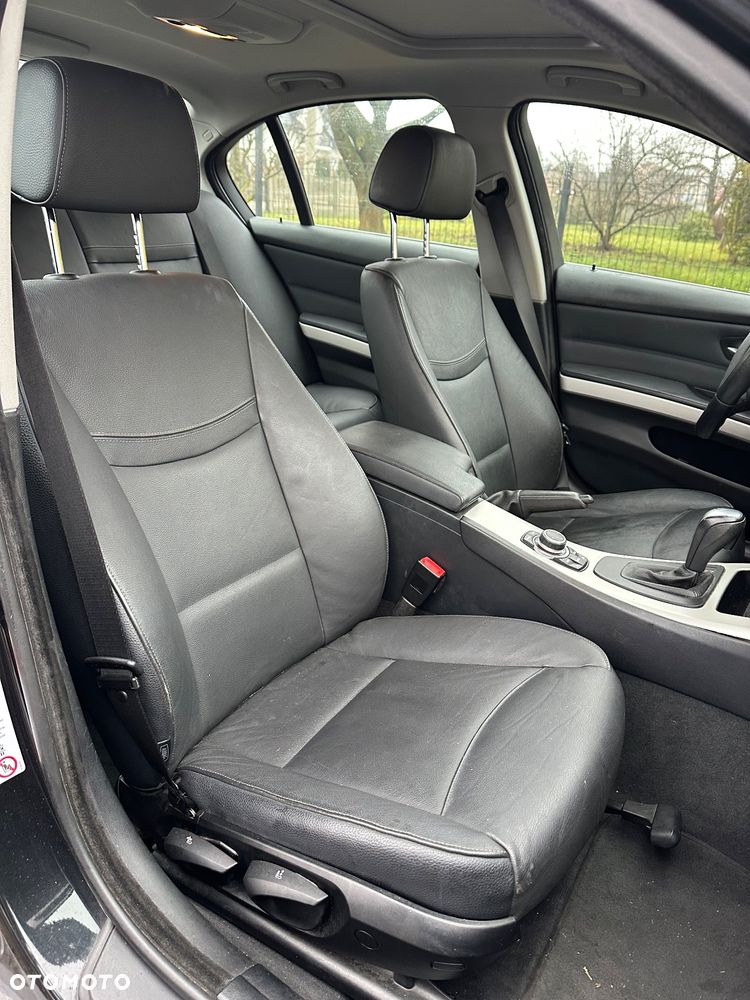 BMW Seria 3 325i Edition Exclusive - 11