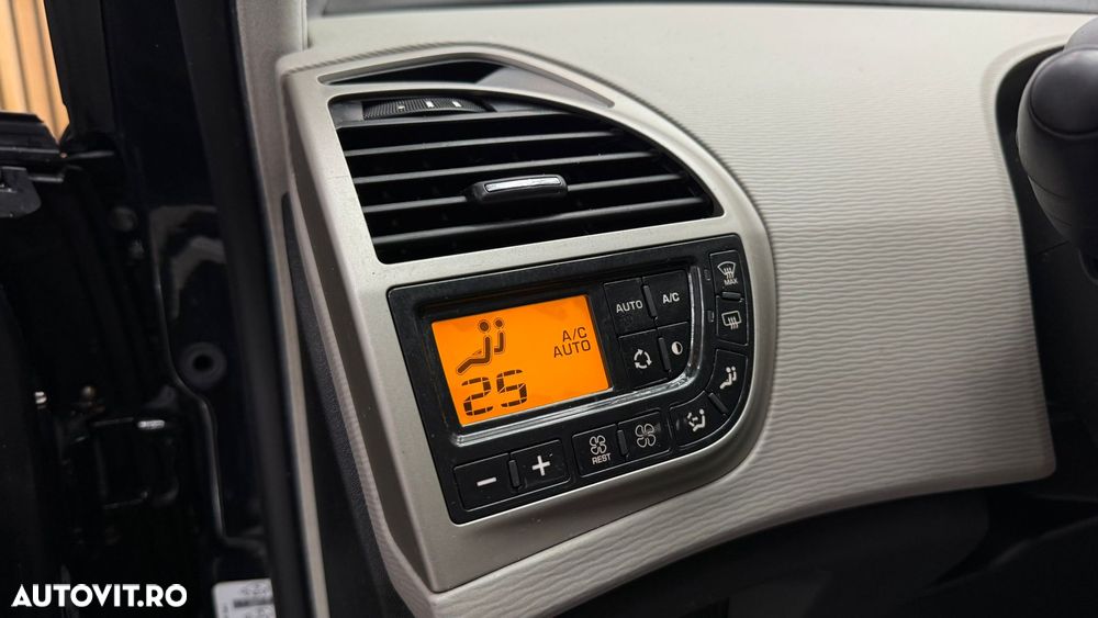 Citroën C4 Picasso HDi 150 FAP Business Class - 21