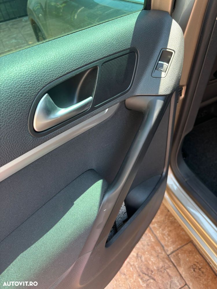 Volkswagen Tiguan 2.0 TDI 4Motion DSG Sport & Style - 8