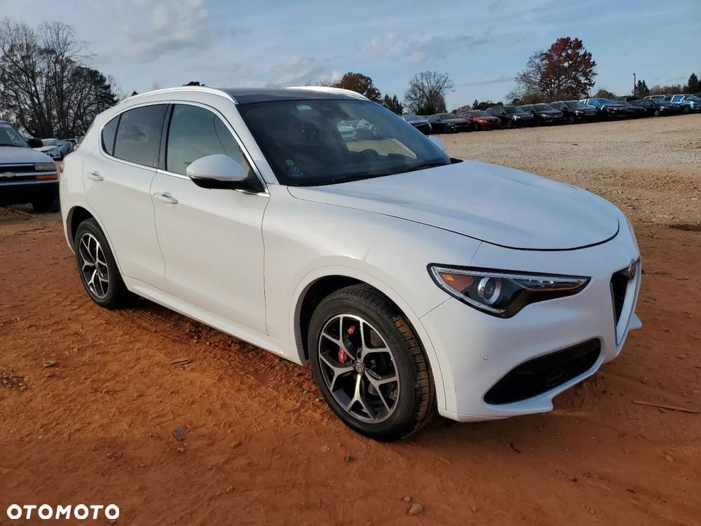 Alfa Romeo Stelvio 2.0 Turbo 16V AT8-Q4 Ti - 1
