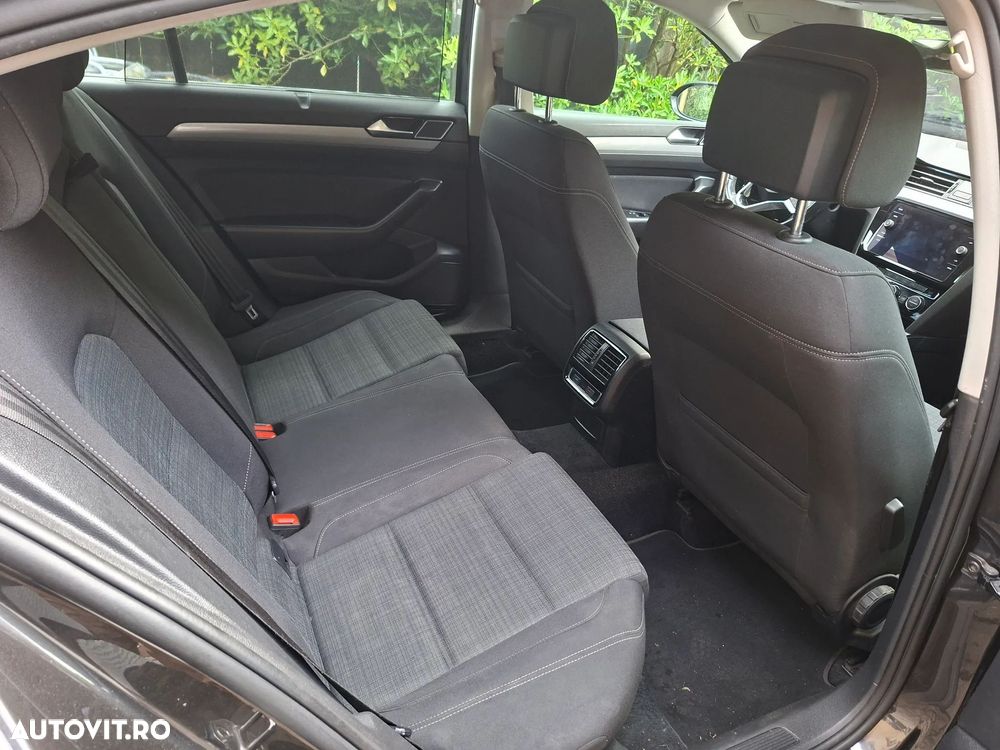 Volkswagen Passat 1.6 TDI SCR DSG Comfortline - 5