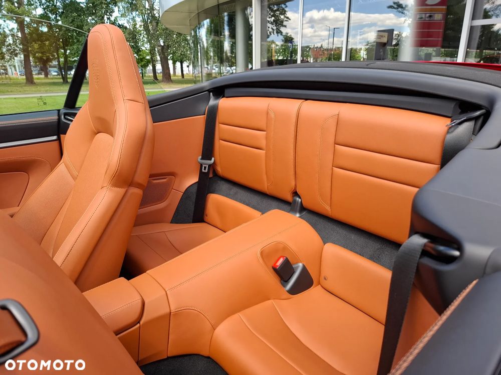Porsche 911 Carrera 4S - 21
