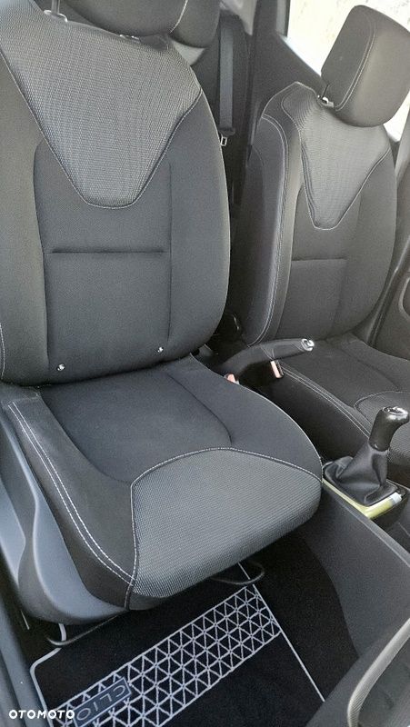 Renault Clio 1.2 16V 75 Expression - 24