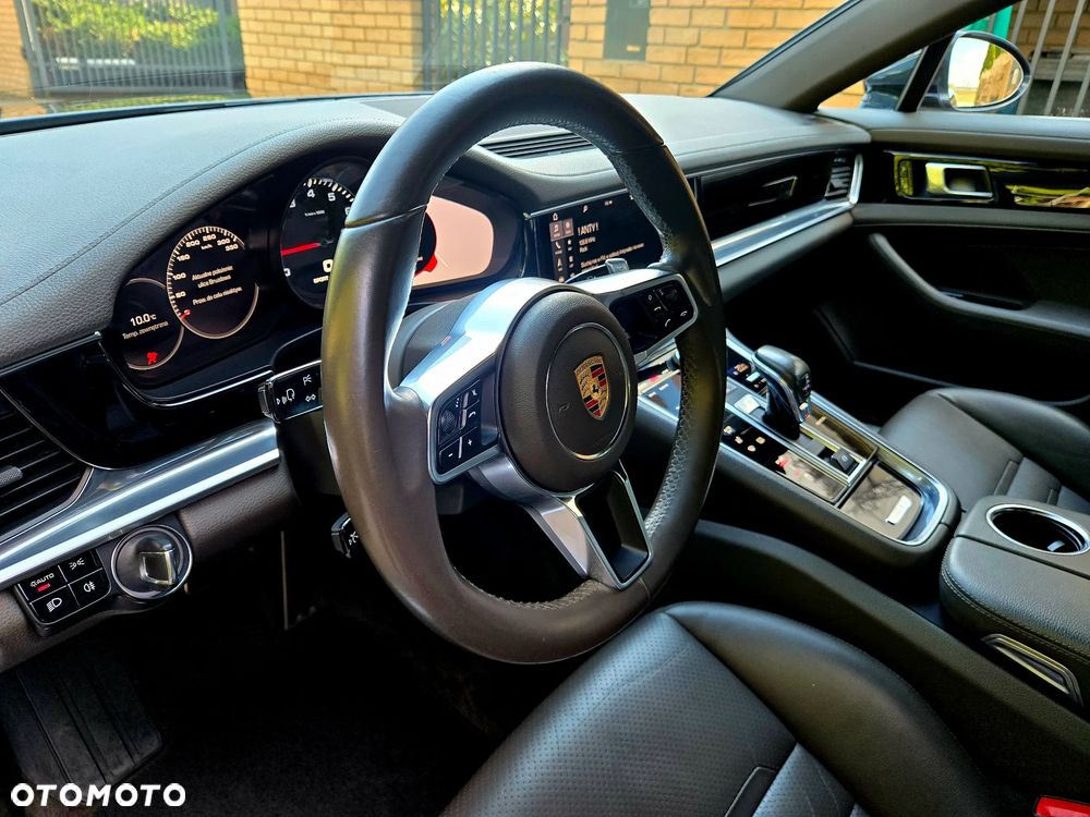 Porsche Panamera 4S - 7